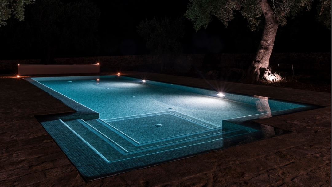 mosaique piscine moderne