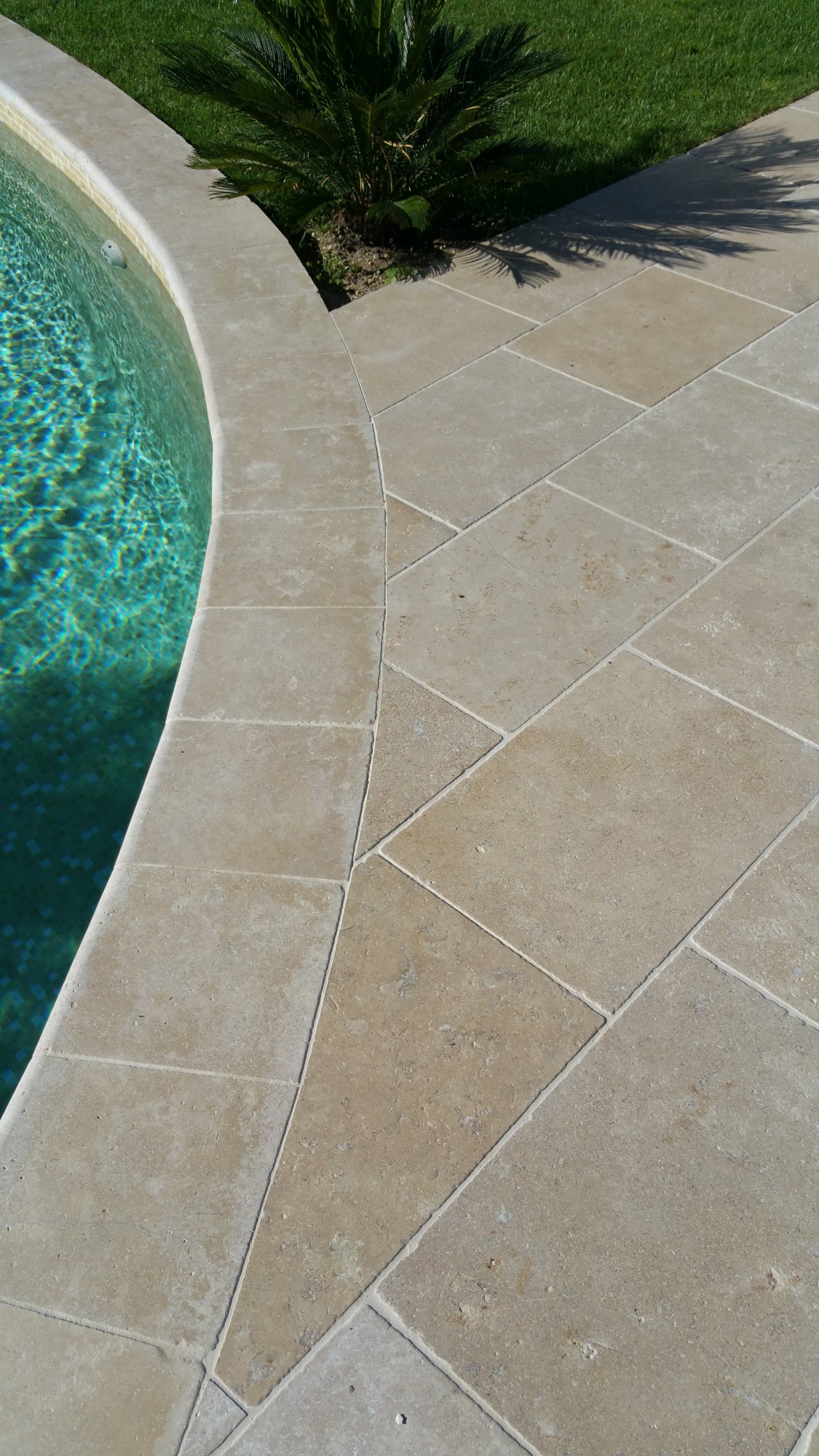 margelle en pierre naturelle  d'egypte